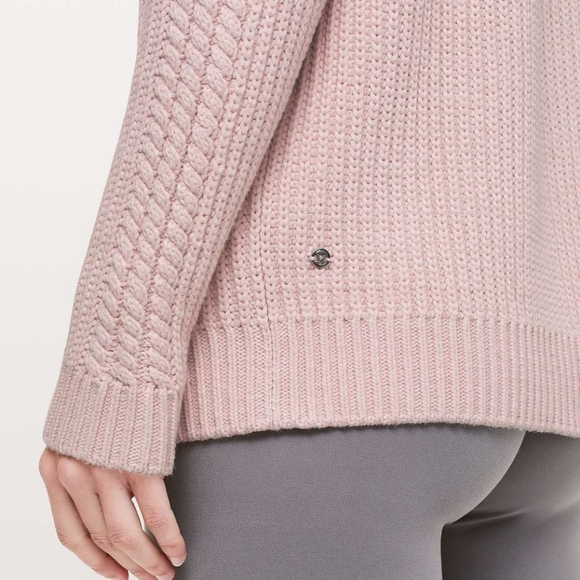 Lululemon Bring The Cozy turtleneck - Picture 5 of 9